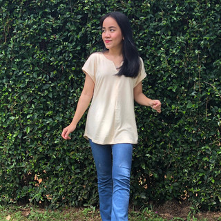 V Pendek Mentega - Kaos Wanita Lengan Pendek - Atasan V Neck - Kasual Polos PC43