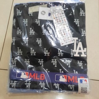 HITAM LA XL:106