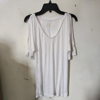 V NECK PUTIH LD 95